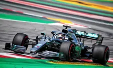 Thumbnail for article: Hamilton start de zaterdag in Barcelona op 2-0 achterstand