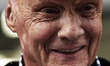 Thumbnail for article: KIJKEN: Mercedes herinnert overleden Niki Lauda