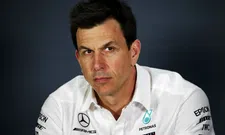 Thumbnail for article: Toto Wolff is het oneens met Vettel's kritiek op de tijdstraf