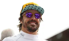 Thumbnail for article: Alonso feliciteert toppers Verstappen en Hamilton: "Bedankt voor de show!"