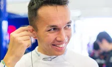 Thumbnail for article: Albon dacht dat hij kon relaxen in de vakantie: "En toen kreeg ik het nieuws"