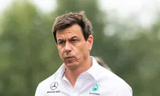 Thumbnail for article: Lewis Hamilton komt verhaal halen bij Toto Wolff na teleurstellende GP Singapore