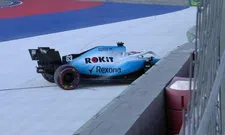 Thumbnail for article: Safety car nummer twee in Rusland: Russell parkeert zijn Williams in de muur!