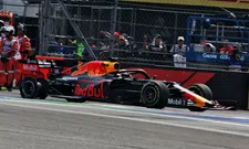 Thumbnail for article: Stelling: Max Verstappen gedraagt zich onhandig in de media