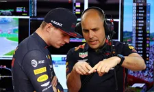 Thumbnail for article: Verstappen en race-engineer nemen boordradio’s door: “Die ken ik nog niet!”