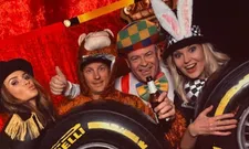 Thumbnail for article: Kimi Raikkonen laat zich lekker gaan op Kerstfeestje Alfa Romeo