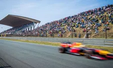 Thumbnail for article: Verstappen rijdt door de Hugenholtz- en Luyendyk-bocht op Zandvoort