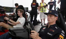 Thumbnail for article: Terugkijken | Kan Verstappen opnieuw gooi doen naar overwinning in nieuwe simrace?