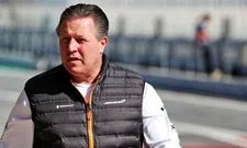 Thumbnail for article: F1 Social Stint | Zak Brown gaat simracen bij de Supercars