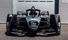 Thumbnail for article: Mercedes trekt idee van zwarte livery door: Ook Formule E team in het zwart gehuld