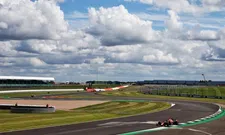 Thumbnail for article: Zo laat begint Britse GP: Andere tijden voor teams en coureurs, niet voor fans