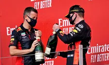 Thumbnail for article: Verstappen plaagt engineer over de boordradio: ''Je zal wel zweethandjes hebben''