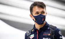 Thumbnail for article: Gespot: Albon en Gasly met AlphaTauri-kleding