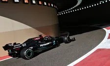 Thumbnail for article: LIVE: Mercedes snelste voor Verstappen na code rood door brand Raikkonen