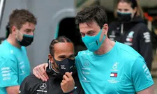 Thumbnail for article: Internet responds to Hamilton's Mercedes contract: "A smart move by Toto"