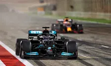 Thumbnail for article: No other option for Verstappen: 'They should have let Hamilton win'