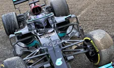 Thumbnail for article: Verstappen grote zorg voor Hamilton: 'Normaal neemt hij die risico's niet'