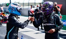 Thumbnail for article: Hamilton neemt het op voor Bottas: 'Mensen moeten hem een pauze gunnen'