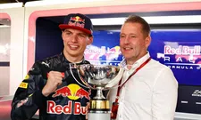 Thumbnail for article: Verstappen zichtbaar geraakt: 'Dat waren hele emotionele momenten'