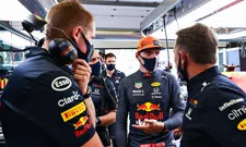 Thumbnail for article: Verstappen vergeet zijn schoenen: "Ik rij het hele weekend met zijn schoenen"