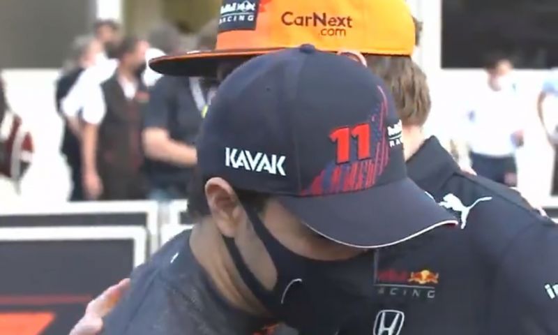 Verstappen Feliciteert Perez Met Zege In Baku: "Ben Je Aan Het Zweten?"