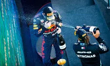 Thumbnail for article: Hamilton gewaarschuwd: ‘Verstappen en Perez gaan het me samen moeilijk maken’