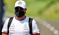 Thumbnail for article: Bottas onderweg naar de stewards na fout in de pits