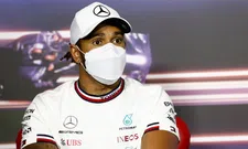 Thumbnail for article: Hamilton prijst Verstappen: "Max doet het geweldig, ze staan een stap voor op ons"