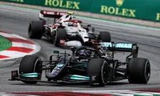 Thumbnail for article: Hamilton puts in countless simulator lapts: "He's at his very best now"