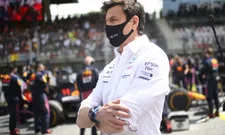 Thumbnail for article: Wolff bets on Verstappen DNF: 'Then Hamilton is on the hunt again'