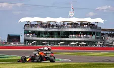 Thumbnail for article: Chandhok zet rondes Verstappen en Hamilton naast elkaar: "Max mist de apex"