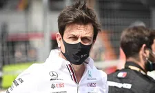 Thumbnail for article: Wolff expects differences in sprint race: 'Softs and mediums equally fast'