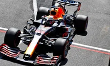 Thumbnail for article: 'Toen Verstappen niet kon reageren op de teamradio, stond de tijd stil'