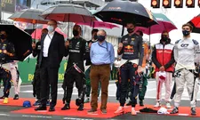 Thumbnail for article: 'Het is voor zowel Verstappen als Hamilton nog geen gelopen koers'