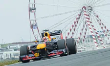 Thumbnail for article: Wednesday in Zandvoort: Verstappen shows fan what Dutch flag looks like