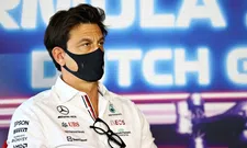 Thumbnail for article: Wolff over de Vries: 'Naar Aston Martin? Eerst afwachten wat Vettel doet'