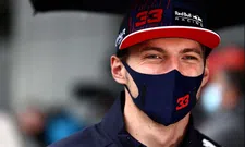 Thumbnail for article: Verstappen kan wel lachen om zijn gridstraf: 'Straks hebben we stoplichten in F1'