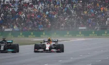 Thumbnail for article: Hamilton komt in de problemen: 'Niet typisch Lewis'