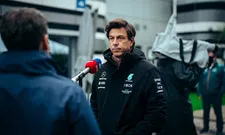 Thumbnail for article: Wolff verbolgen over besluit Verstappen: "Het is gewoon lachwekkend"