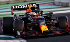 Thumbnail for article: Hamilton verovert de snelste tijd, Verstappen komt niet verder dan P4