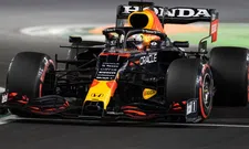 Thumbnail for article: Verstappen krijgt een gratis pitstop en behoudt zijn leiding door rode vlag