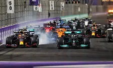 Thumbnail for article: Verstappen wordt geraakt door Hamilton wanneer hij zijn positie wil opgeven