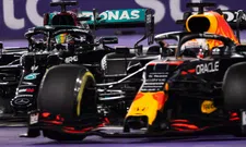 Thumbnail for article: FIA over botsing Hamilton met Verstappen: 'Daarom gewacht met onderzoek'