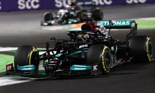 Thumbnail for article: Hamilton op het randje van straf, Verstappen halfweg richting raceverbod