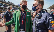 Thumbnail for article: Coulthard wuift verschil in levenservaring Hamilton en Verstappen weg