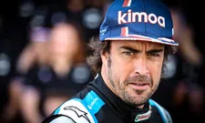 Thumbnail for article: Alonso wijst naar Hamilton: 'Sindsdien is men verbaasd over mijn geluk'