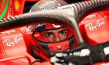Thumbnail for article: 'Ferrari moet Sainz en Leclerc gelijkwaardig behandelen'