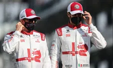 Thumbnail for article: Raikkonen waarschuwt Giovinazzi: "Denk eraan, gebruik mijn helm niet!"