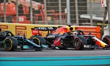 Thumbnail for article: Hamilton en Verstappen vergeleken: 'Hij gebruikt niet de volledige breedte'
