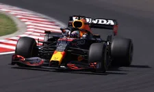 Thumbnail for article: Update | Verstappen reed inderdaad in RB18 op Silverstone donderdag